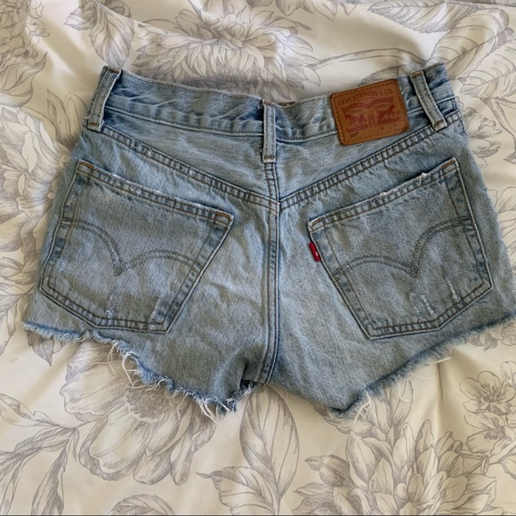 Levi’s 501 high rise denim shorts - Picture 5 of 6